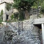 Pinky House Nesso