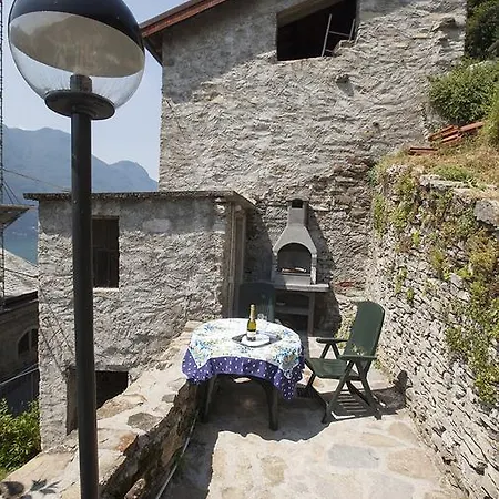 Pinky House Hébergement de vacances Nesso